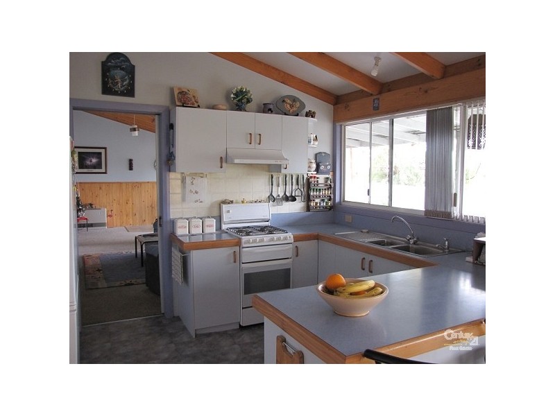 57 Francis, Rochester VIC 3561