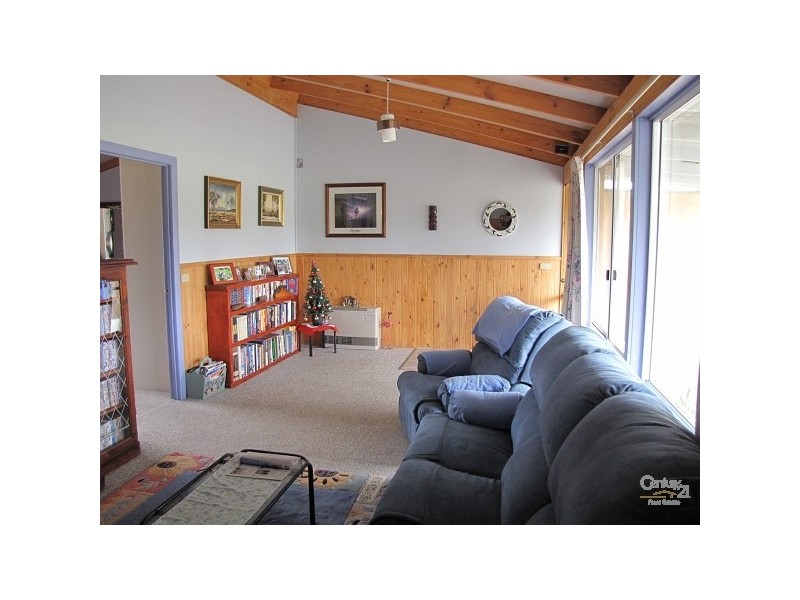 57 Francis, Rochester VIC 3561
