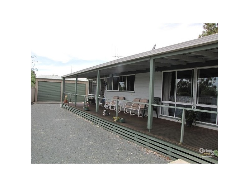 57 Francis, Rochester VIC 3561