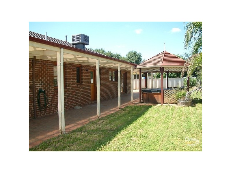 2 Gem Court, Moama NSW 2731