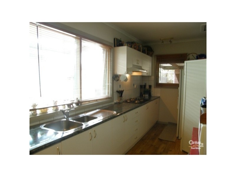 339 Ogilvie Avenue, Echuca VIC 3564