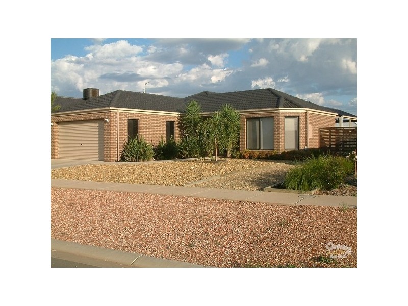 26 Declan Way, Echuca VIC 3564