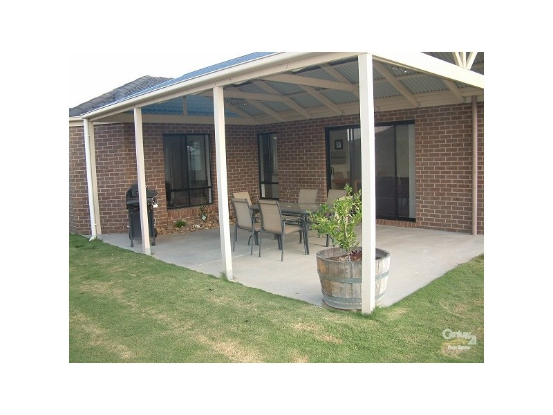 26 Declan Way, Echuca VIC 3564