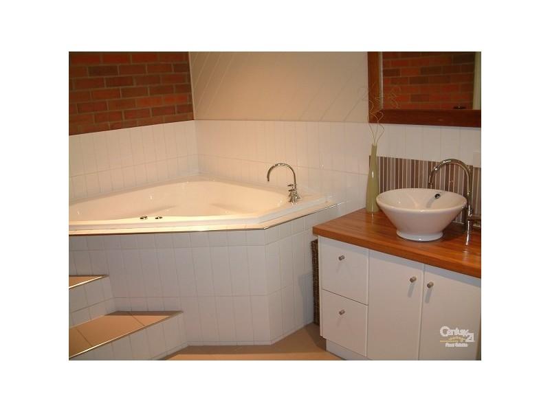 94 Stawell Street, Echuca VIC 3564