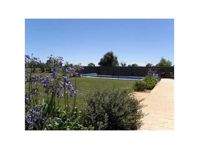 5 Castletown Crt, Echuca VIC 3564