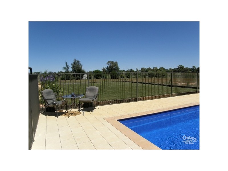 5 Castletown Crt, Echuca VIC 3564