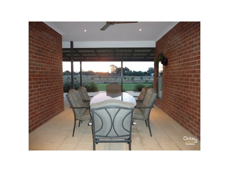 5 Castletown Crt, Echuca VIC 3564