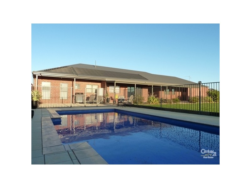 5 Castletown Crt, Echuca VIC 3564