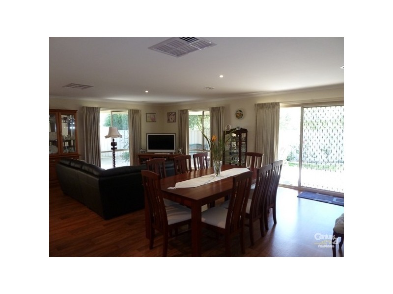 8 Lomond Court, Moama NSW 2731
