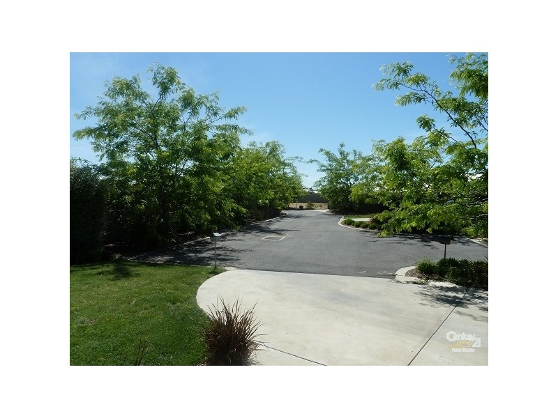 2/25 Sunset Avenue, Echuca VIC 3564