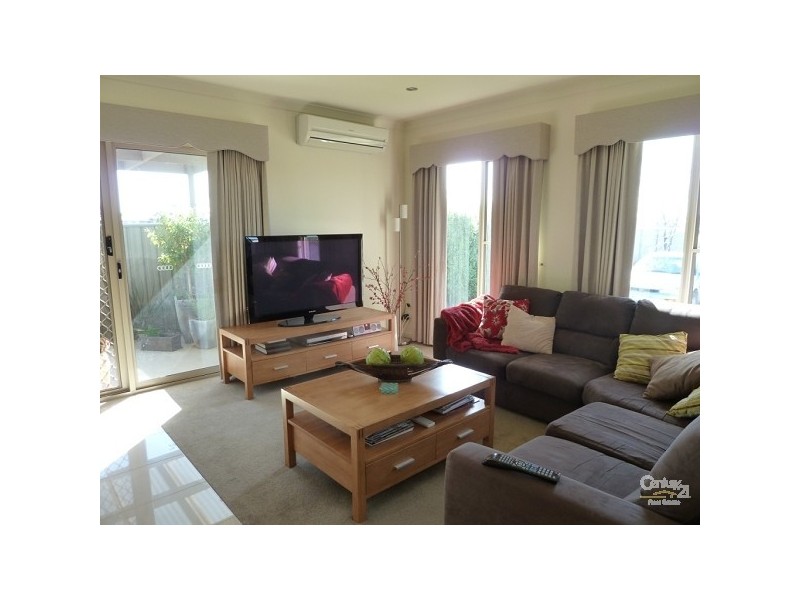 2/25 Sunset Avenue, Echuca VIC 3564