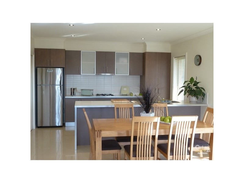 2/25 Sunset Avenue, Echuca VIC 3564