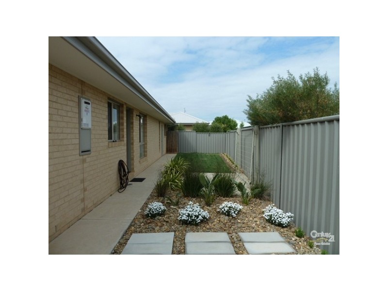 2/25 Sunset Avenue, Echuca VIC 3564