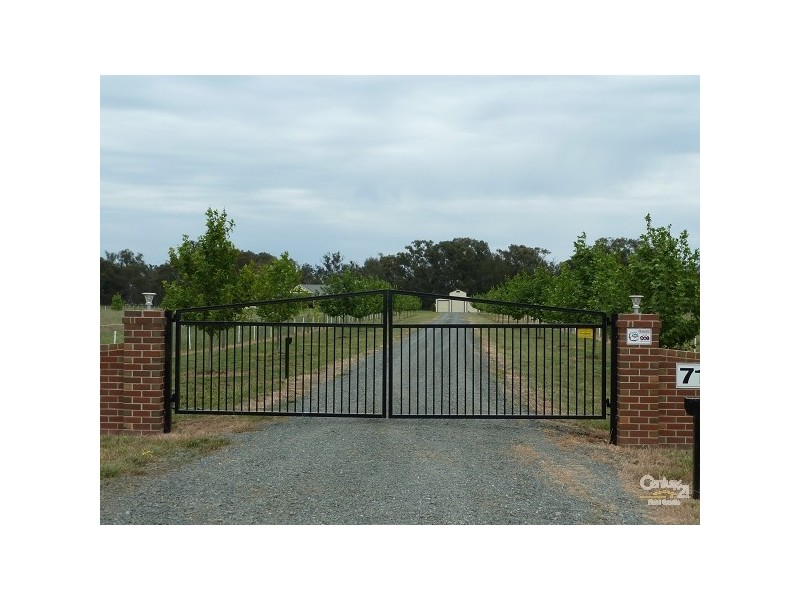 718 Anderson Rd, Echuca VIC 3564