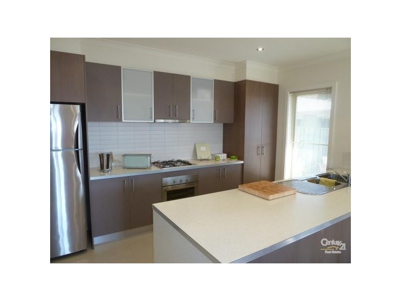 2/25 Sunset Avenue, Echuca VIC 3564
