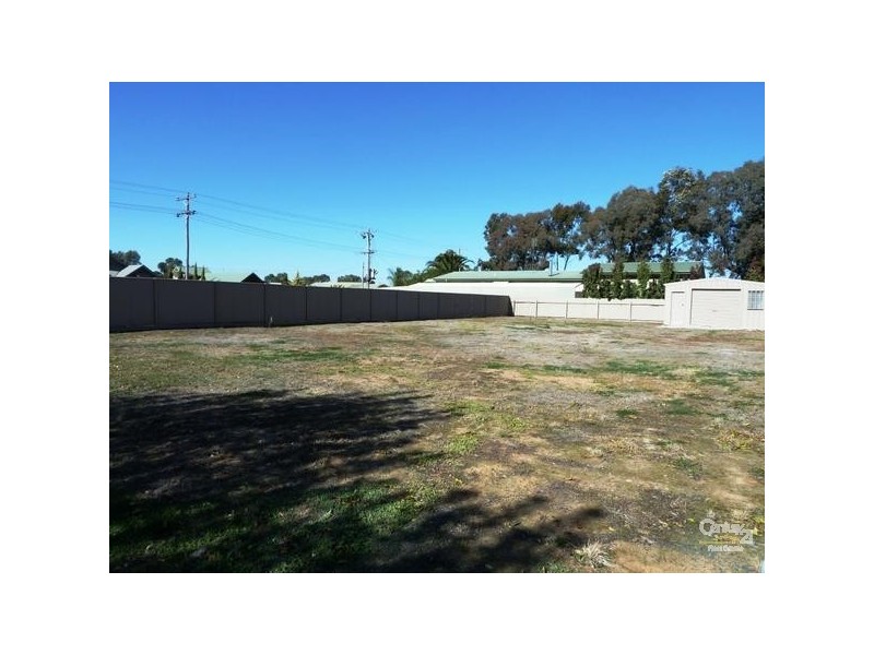 69 Pakenham St, Echuca VIC 3564