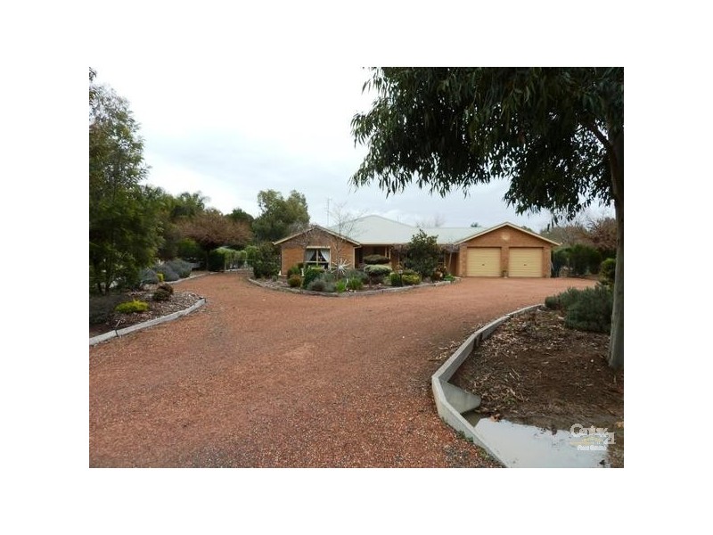 110 Schoeffel Drive, Echuca VIC 3564