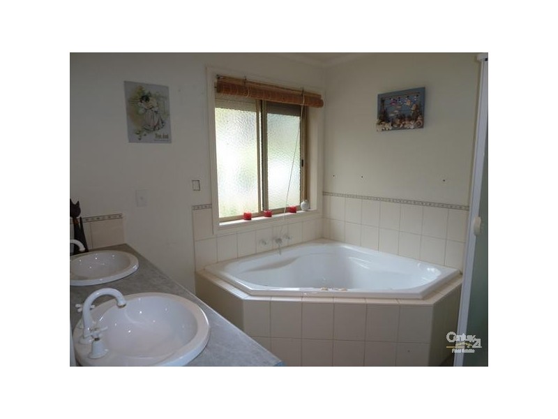 110 Schoeffel Drive, Echuca VIC 3564