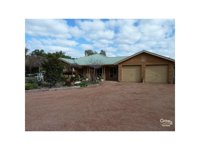110 Schoeffel Drive, Echuca VIC 3564