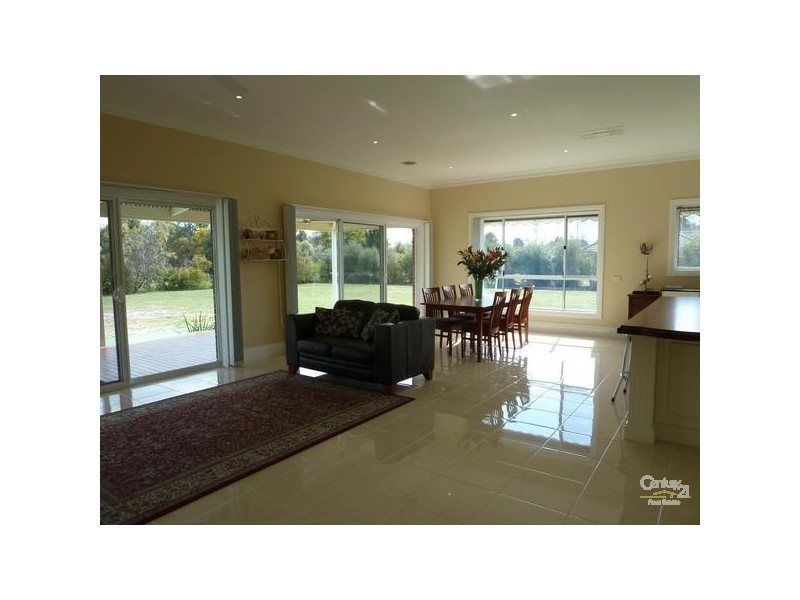 8 Chelsworth Drive, Echuca VIC 3564