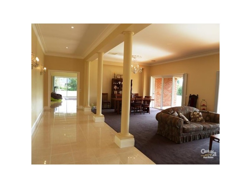 8 Chelsworth Drive, Echuca VIC 3564