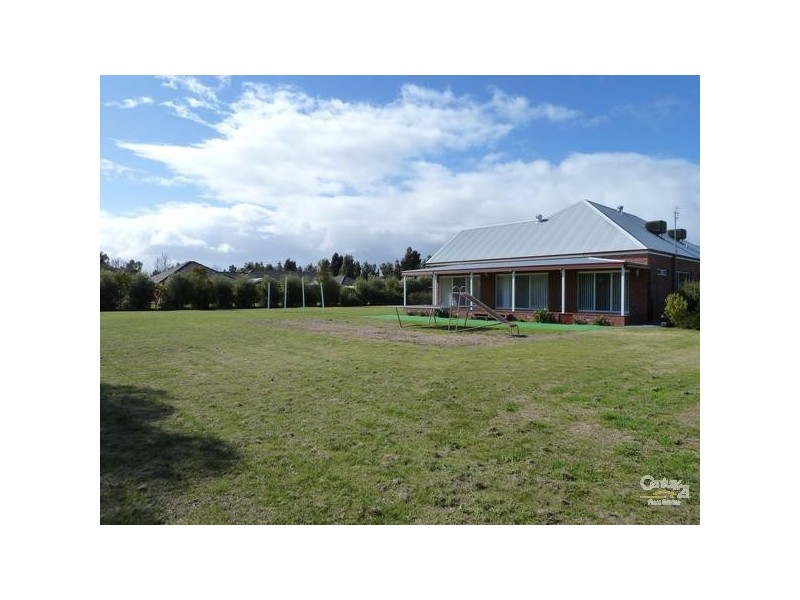 8 Chelsworth Drive, Echuca VIC 3564