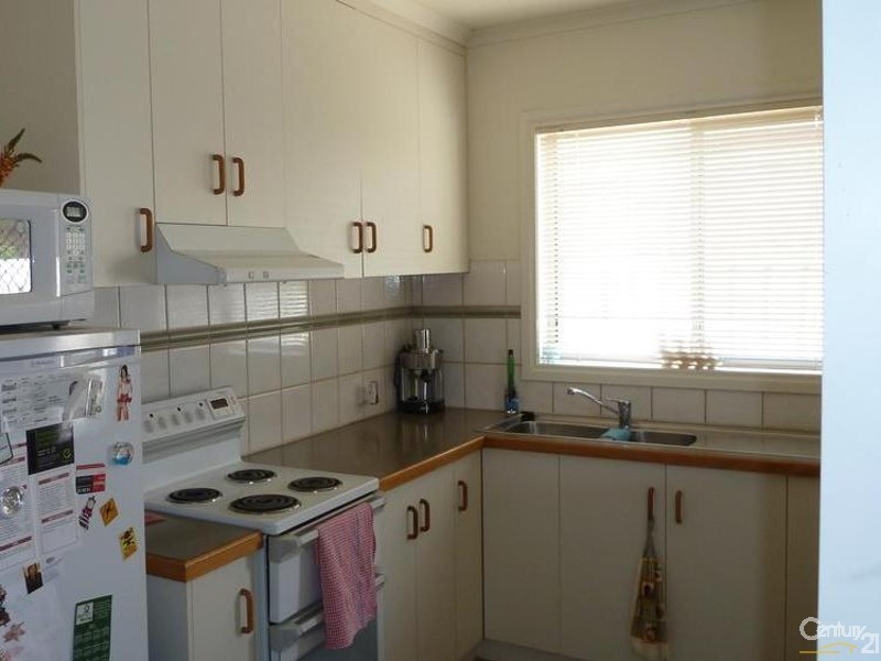 2/2  Wave crt, Echuca VIC 3564