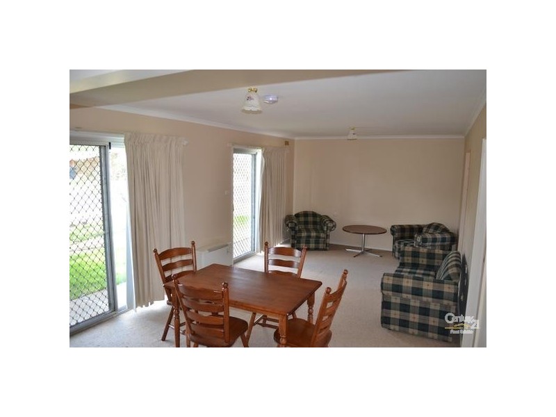 Unit 1/29 Hillview Avenue Moama, Echuca VIC 3564