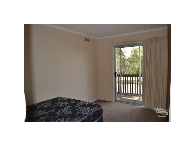 Unit 1/29 Hillview Avenue Moama, Echuca VIC 3564