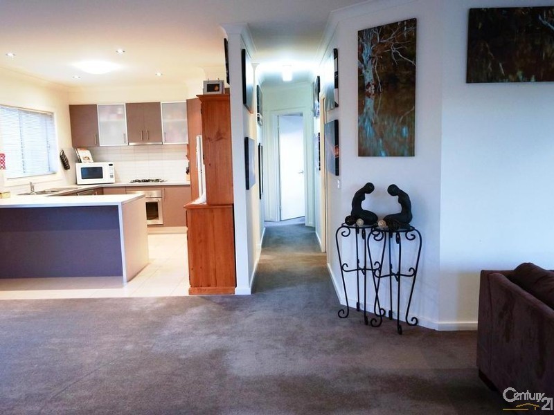 2/23 Sunset Ave, Echuca VIC 3564