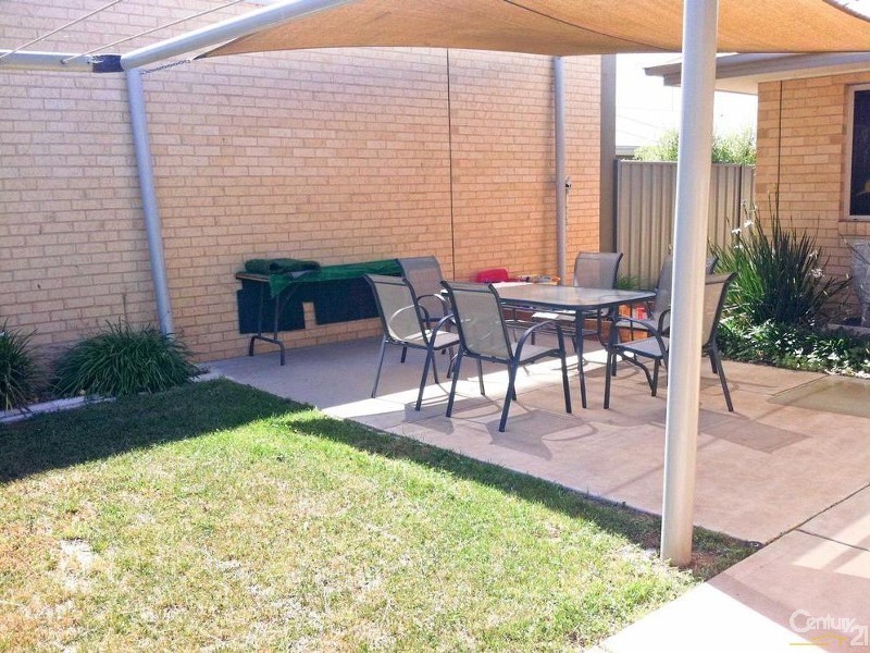 2/23 Sunset Ave, Echuca VIC 3564