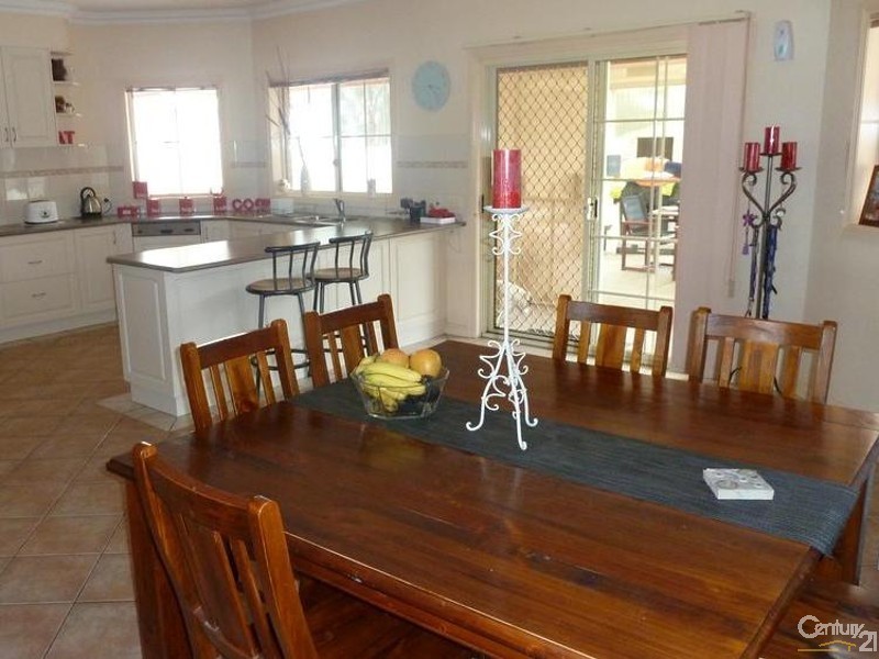 6 Brecon Court, Echuca VIC 3564