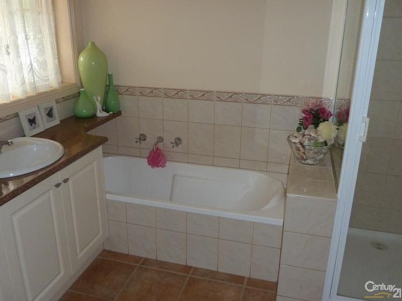 6 Brecon Court, Echuca VIC 3564