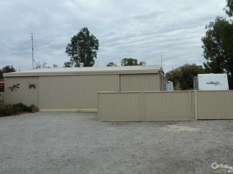 6 Brecon Court, Echuca VIC 3564