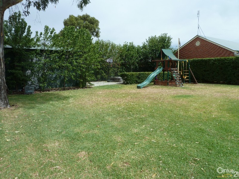 115 Hovell Street, Echuca VIC 3564