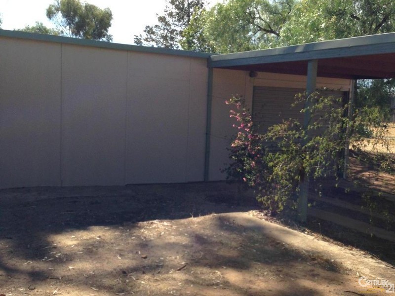 76 Mathoura St, Mathoura NSW 2710