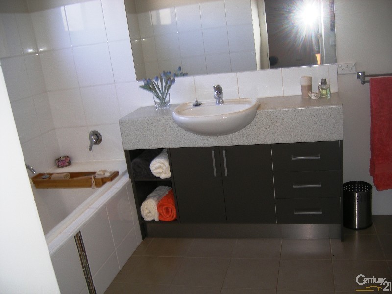 2/25 Mckinlay, Echuca VIC 3564