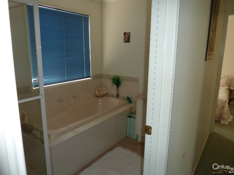 10 Sunrise Ave, Moama NSW 2731