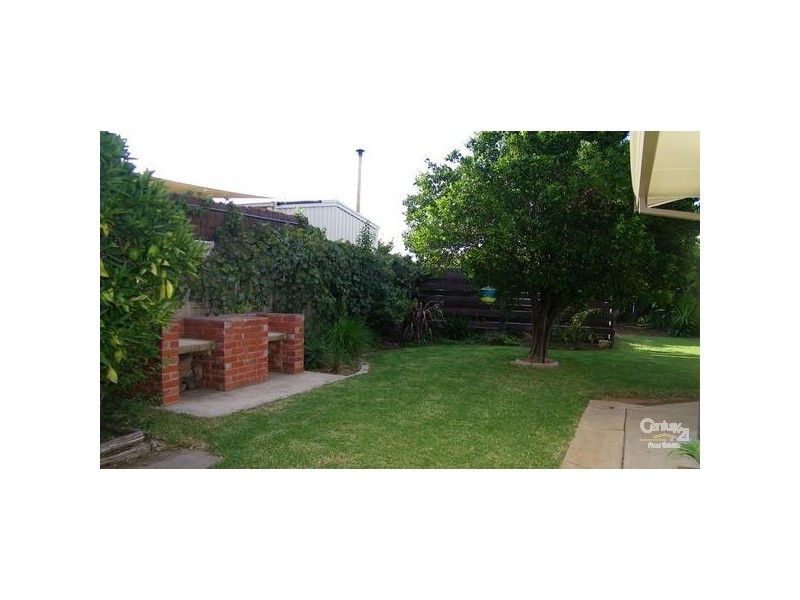 12 Moore Street, Echuca VIC 3564
