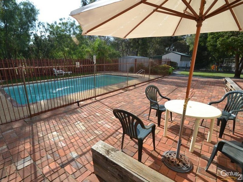 52  Railway Road, Rochester VIC 3561