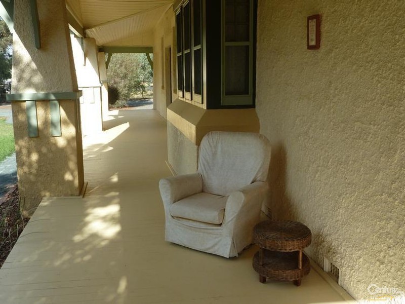 52  Railway Road, Rochester VIC 3561