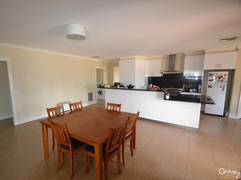 10 Burgundy Court, Moama NSW 2731