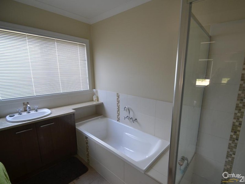 10 Burgundy Court, Moama NSW 2731