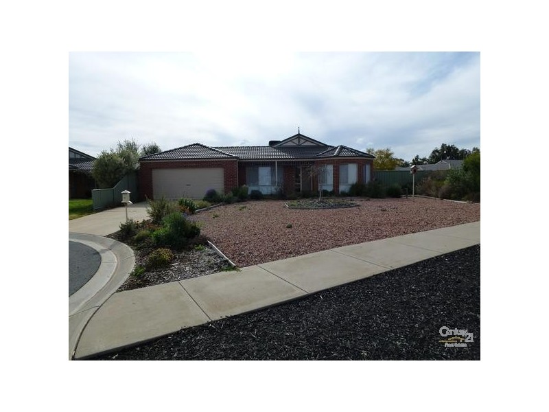 32 Woodlands Circuit, Echuca VIC 3564