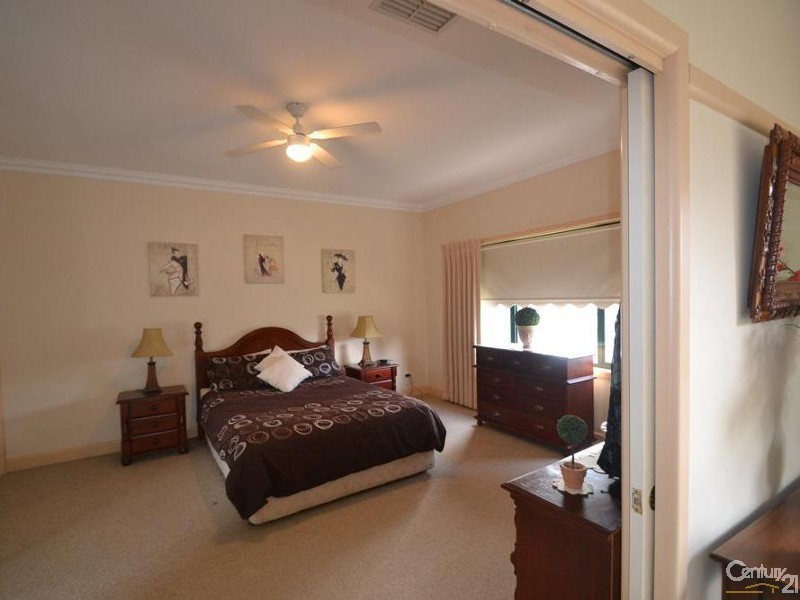 132 Railway Road, Rochester VIC 3561