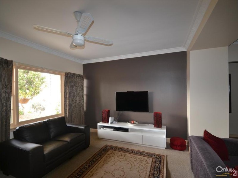 132 Railway Road, Rochester VIC 3561