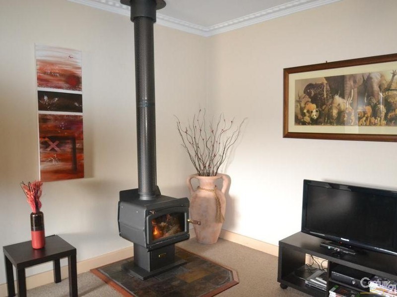 132 Railway Road, Rochester VIC 3561