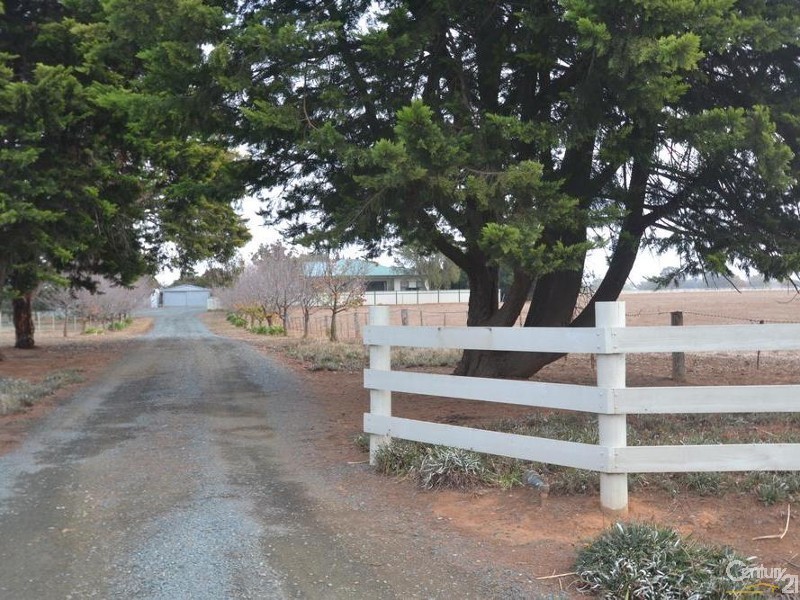 132 Railway Road, Rochester VIC 3561