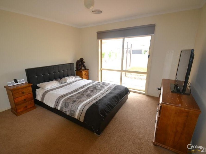 14 Woodlands Circuit, Echuca VIC 3564