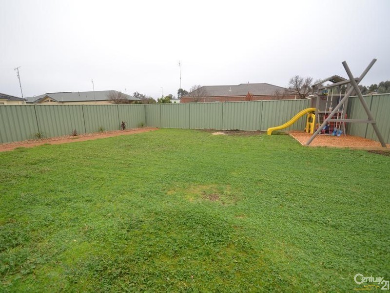 14 Woodlands Circuit, Echuca VIC 3564